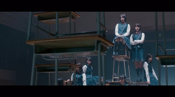 欅坂46、ドラマ主題歌「エキセントリック」MV公開！ 3枚目