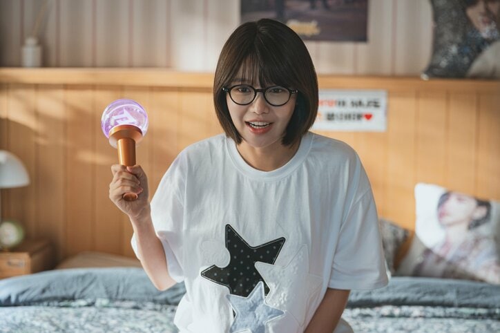 【写真・画像】アイドルオタクの弁護士が、推しへの愛と疑いの狭間で揺れ動く“ミステリーラブロマンス”ドラマ『アイドルアイ』ABEMAにて12月22日より無料配信が決定　2枚目