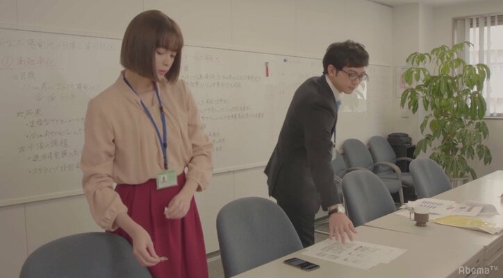 玉城ティナがセクシーなミニスカサンタ姿を披露！「天使だ」「惚れてまうやろ」視聴者をKO