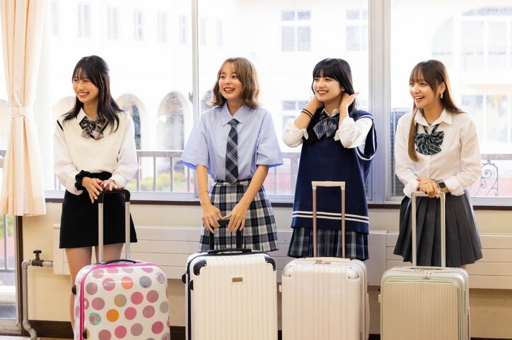 イケメン高校生の登場に美人JKたちのテンション爆上がり！　4人からモテモテの展開「めっちゃかっこいい…」『今日好き』夏休み編2023編スタート