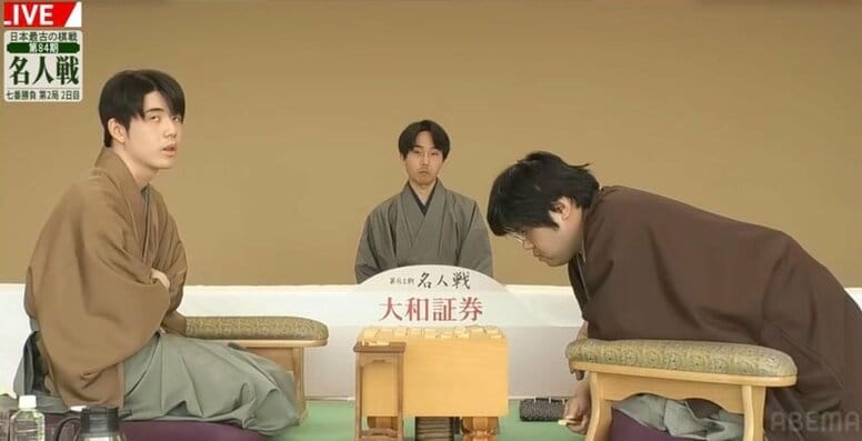 「これは何の音？」「情緒ありますね」対局室に届いた“重低音”に藤井聡太名人&糸谷哲郎九段がキョロキョロ