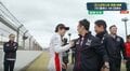 大物元F1ドライバーが「いるじゃん」 国内最速レース、ホンダの新星祝うレジェンドの姿に「変わらないな」反響
