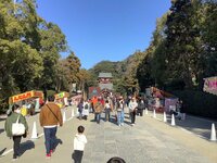 金子恵美『いざ参拝』