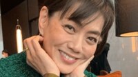 水着姿が話題・前田典子(59)シースルーの“50代ファッション”を披露「足長いですよね！」「大人可愛いですね～」