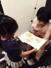 小林麻央、子供達の強さに感動　長男勸玄くんが花で車椅子飾る