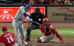 何が起きた？ 大谷翔平、打球がおかしくなる…“まさかの光景”「球が揺れた」ど真ん中失投→怪力スイングで“真っ芯”でぶっ叩く