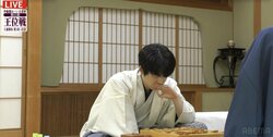 解説者「どこまで見通しを立てている？」藤井聡太王位、2時間超えの大長考のまま昼食休憩へ突入 渡辺明九段との第3局は角換わりに／将棋・王位戦七番勝負