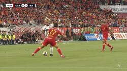 「面になる」鈴木優磨、華麗な股抜きパスの直後に見せた衝撃の表情が話題「これで笑ってるんだもんな」