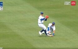 あわや大惨事！カブス・鈴木誠也、味方選手と激突する危険プレー ファンも思わず悲鳴「大丈夫かよ」「怪我しなくてよかった…」