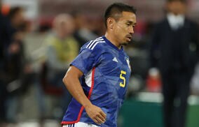 「キャンチョメ再誕」「スーパーサイヤ人キタ」本田圭佑にツッコまれた帽子の中身はまさかの!! 長友佑都が4年ぶりに変身！