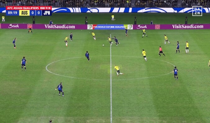 【写真・画像】衝撃の残忍プレー！ 韓国代表DFの“顔面”を足裏で削る…イラク代表FWに怒号殺到「恐怖だ」「まるでUFC」「代表から追放しろ」「当然のレッドカード」　1枚目