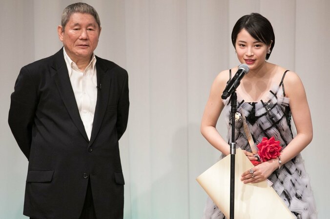 松重豊「漣さん、これからも見守ってください」塩見三省「大杉！俺はもうちょっとやってみるよ！」東スポ映画大賞で俳優陣から大杉さんを悼む声 6枚目