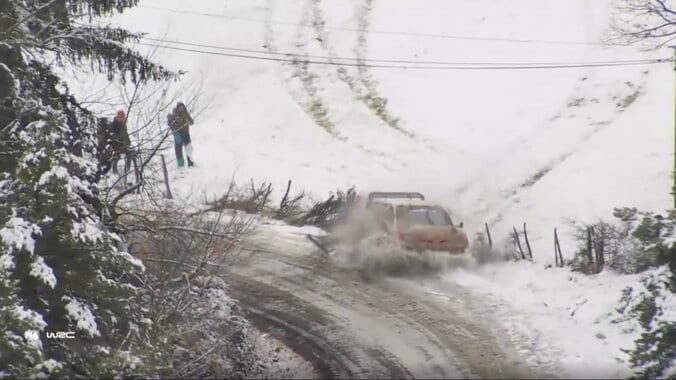 【写真・画像】「ゲームでしかやったことない技だよ！」世界最速ラリー車、雪道で規格外のリカバリー「よく戻ったな」反響続々　1枚目