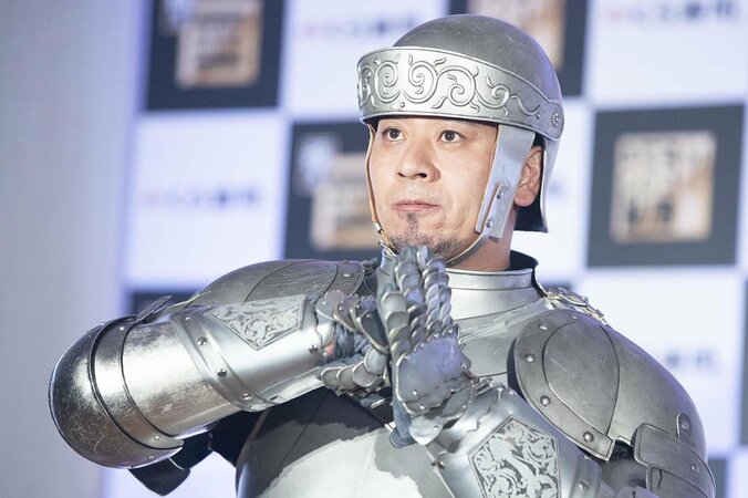 千鳥ノブ、高齢の父にシニアカーをプレゼント　「犬の餌を与える移動に使う」と嘆く 13枚目