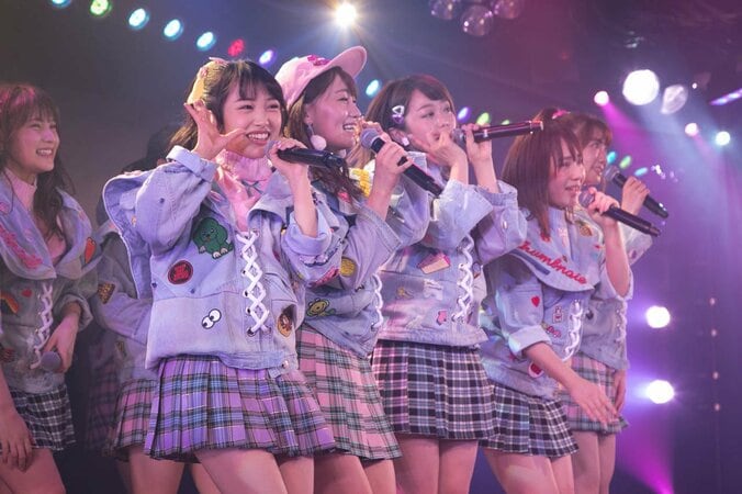 AKB48「今までで一番ハードな劇場公演」がスタート　向井地美音は東スポ記者の質問に「ブルマで滝行」を公約 2枚目