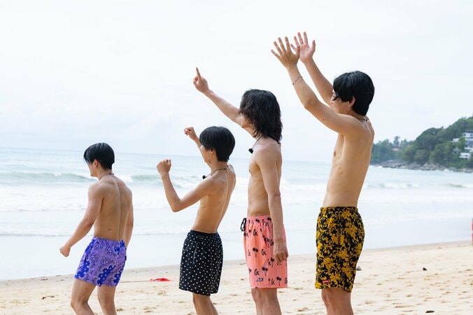 応援する男たち