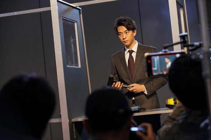 銃を構え発砲！三浦翔平演じる鴨井の警察学校時代に潜入『逃亡者』配信オリジナルストーリー撮影現場レポート 2枚目