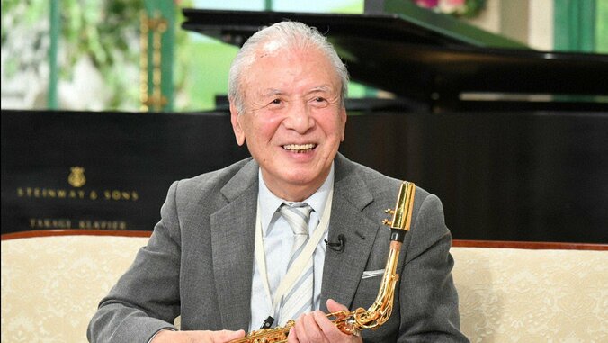 93歳のレジェンドミュージシャン、初めて楽器を教えてくれたのは“駄菓子屋のおじさん”「店先で3日間、1回10円払って」 5枚目