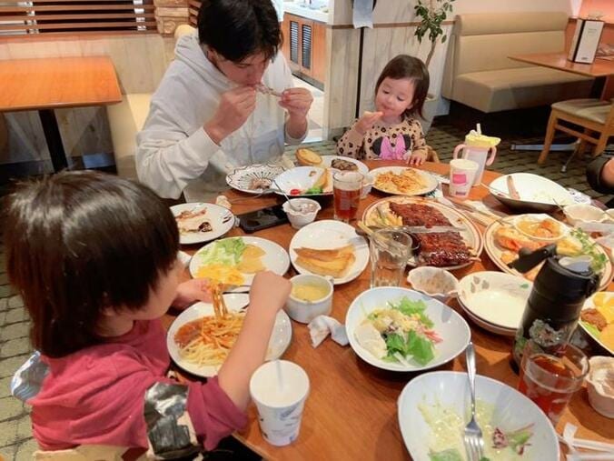  川崎希、どんどん早くなる夕食の時間「まだ夕方16:30くらいだったけど」  1枚目