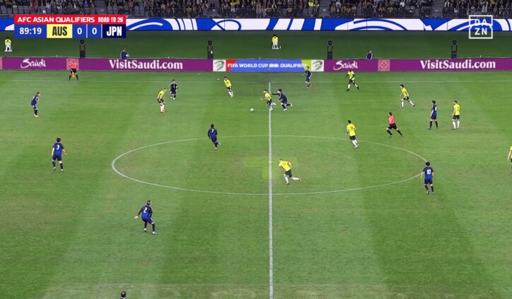 【写真・画像】衝撃の残忍プレー！ 韓国代表DFの“顔面”を足裏で削る…イラク代表FWに怒号殺到「恐怖だ」「まるでUFC」「代表から追放しろ」「当然のレッドカード」　1枚目