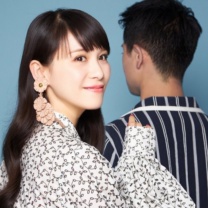 ハリセンボン近藤春菜、初公開の本格“キス顔”に視聴者反響 『ドラ恋』スタジオメンバーのキービジュアル風写真解禁