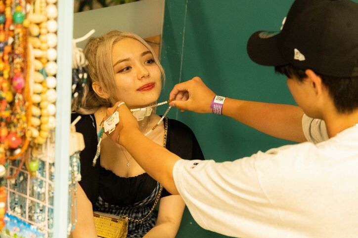 大人っぽい高2女子・ルナ「大好きだから」バックハグで好きな男子に猛アピール!『今日好き』セブ島編第4話