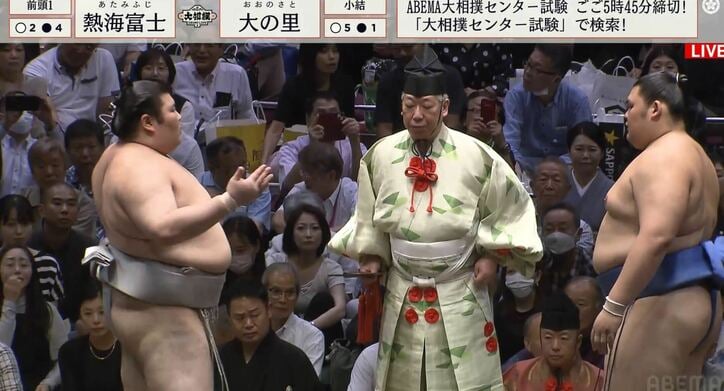 【写真・画像】「体脂肪率一桁だな」76キロvs99キロの細マッチョ力士対決 強引に投げ飛ばす結末に館内どよめき「あばらでとる」　1枚目