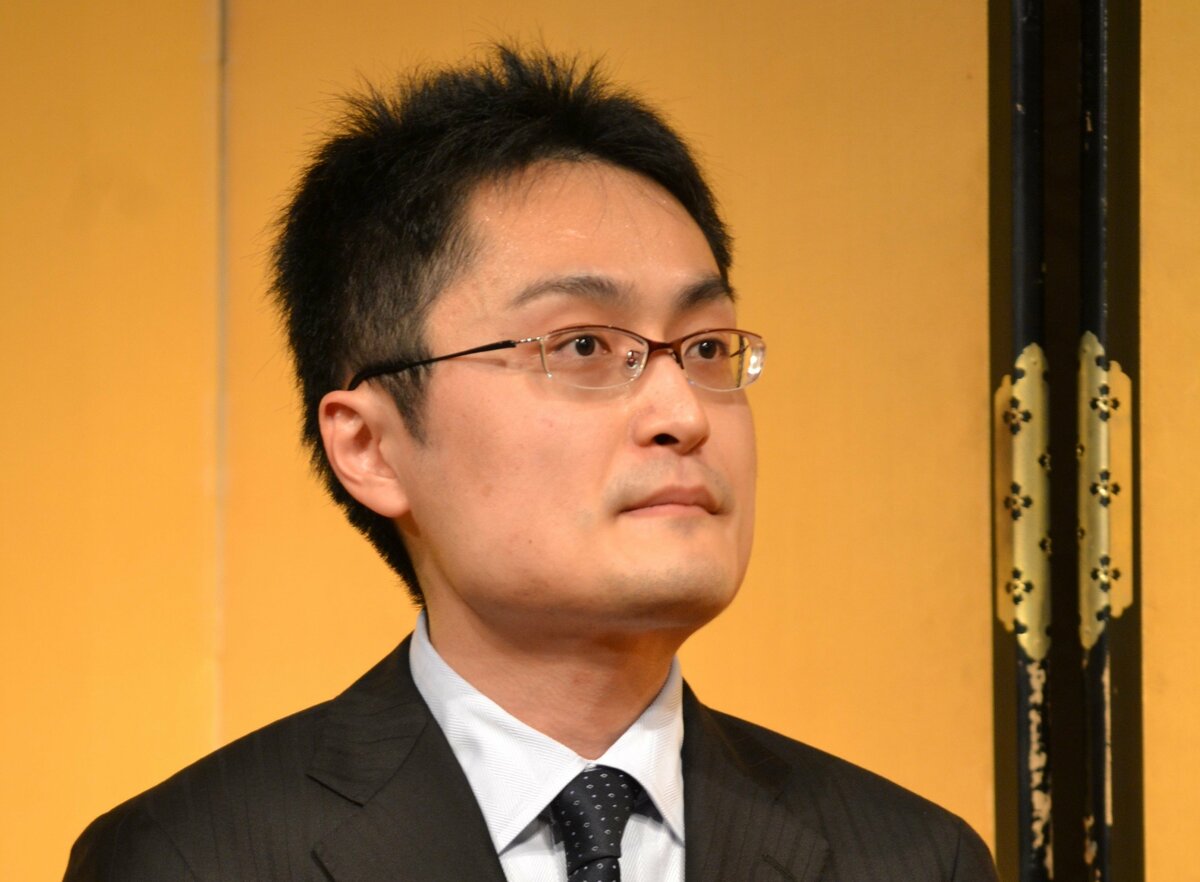 【第75期名人戦七番勝負挑戦者】稲葉陽八段 デビュー時の揮毫色紙 将棋・第75期名人戦七番勝負 稲葉陽八段が勝利 2勝1敗と一歩リード