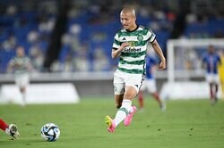 前田大然が3試合ぶり2ゴール目！日本代表の10月シリーズ不参加も“復帰戦”で結果を残す