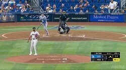 ウソだろ…大谷翔平の弾丸アーチに投手が愕然 157キロ“快速球”→190キロで“矢のように”打ち返され舌を「ペロリ」ただ呆然