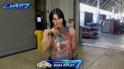 世界最恐女子レスラーがすっぴんで会場入り 「美人」「誰だよ」素顔捉えた珍しいワンシーンに反響