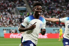 W杯デビューのイングランド代表サカがゴラッソ！左足豪快ボレーで追加点を奪取