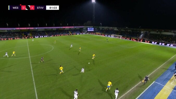 「まるでレヴァンドフスキ」20歳の日本代表FW、ギリギリ過ぎる“動き出し”が話題「本当に芸術的」VAR→オフサイド取り消しで今季9ゴール目！ 5枚目