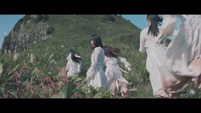 櫻坂46の1stシングル表題曲『Nobody's fault』のMVが公開、収録曲も発表 1枚目