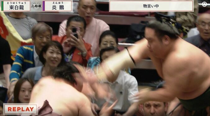「髷?」「掴んでない」3年ぶり関取復帰の炎鵬巡る“微妙な瞬間”に議論百出 物言いも軍配変わらず、館内は悲鳴 4枚目