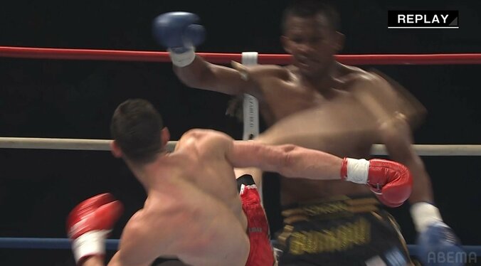 【写真・画像】【画像】伝説・ブアカーオ、戦慄の右ハイで衝撃ダウン（複数）　3枚目