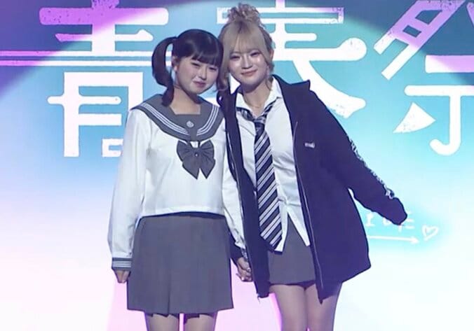 【写真・画像】おひなさま、大ぶりのツインテール姿で2025年の活躍振り返る「売れまくりました！」ポジティブなキャラクターに会場大盛り上がり　2枚目