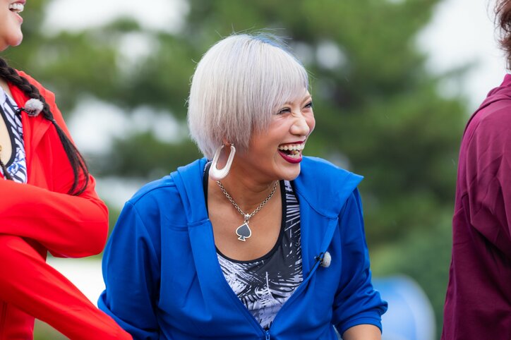 【写真・画像】新人アイドル13名が晩夏のプールでびしょ濡れ大暴れ カメラ15台に「まるで芸能人の不倫謝罪」 3枚目