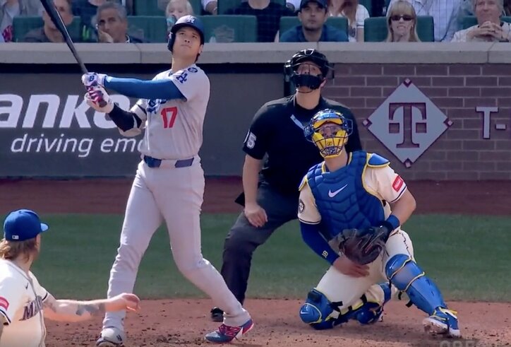 【写真・画像】ショックすぎる… 大谷翔平、豪快変態弾で“異変”「動かない」「見る意味ない」相手投手の被弾リアクションが話題に　1枚目