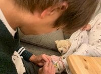 杉浦太陽、第4子妊娠中の妻・辻希美に靴下を履かせる「臨月なので…」