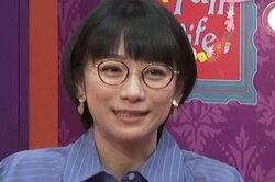 1児の母・時東ぁみ、引き締まったウエストをチラ見せ「産んだあとが一番締まる」