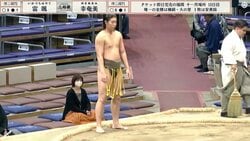 “雰囲気が菅田将暉”「強くて優しい」スタイル抜群19歳力士、取組直後に見せた仕草にキュン「優しいの神か」