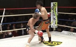 「ダウン、ダウンでしょ」咄嗟の行動でダウンを回避 “勝利への執念”が生んだ一コマに放送席興奮