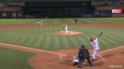 大谷翔平、死球の影響感じさせないセンターへの大飛球に視聴者「ガチ惜しい」「打球上がってきた」と期待 「大谷の頑丈さは異常」の声も