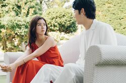 17歳の魅惑的ガール・にのん、タイプの違う2人の男子が夢中に！「どっちに傾きそう？」強引な質問も『オオカミちゃんとオオカミくん』第1話