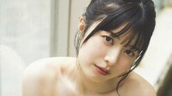 “声優界No.1の柔肌美少女”月城莉奈、「逃避行お嬢さま」テーマで初水着を披露 『週プレ』登場