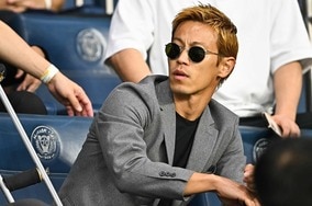 「独自の哲学を持っている」本田圭佑がFIFA公式サイトで“マヤ・ヨシダ”をベタ褒め！「オランダ行きを薦めたのは僕」とも【Ｗ杯】