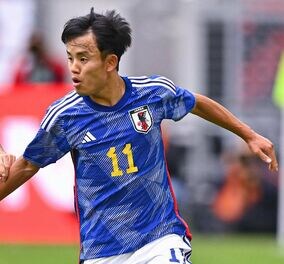 「やぁ、兄弟！」久保建英との親しげな“２ショット”を公開したエクアドル代表選手は？ かつて共闘した…