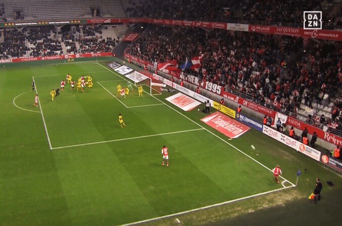 天才は天才を知る…ダビド・シルバが“超絶トラップ”→柿谷曜一朗も唸る「めちゃくちゃ難しい」“久保建英の師匠”が健在 2枚目