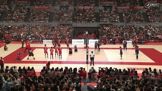 見事なフローターサーブ